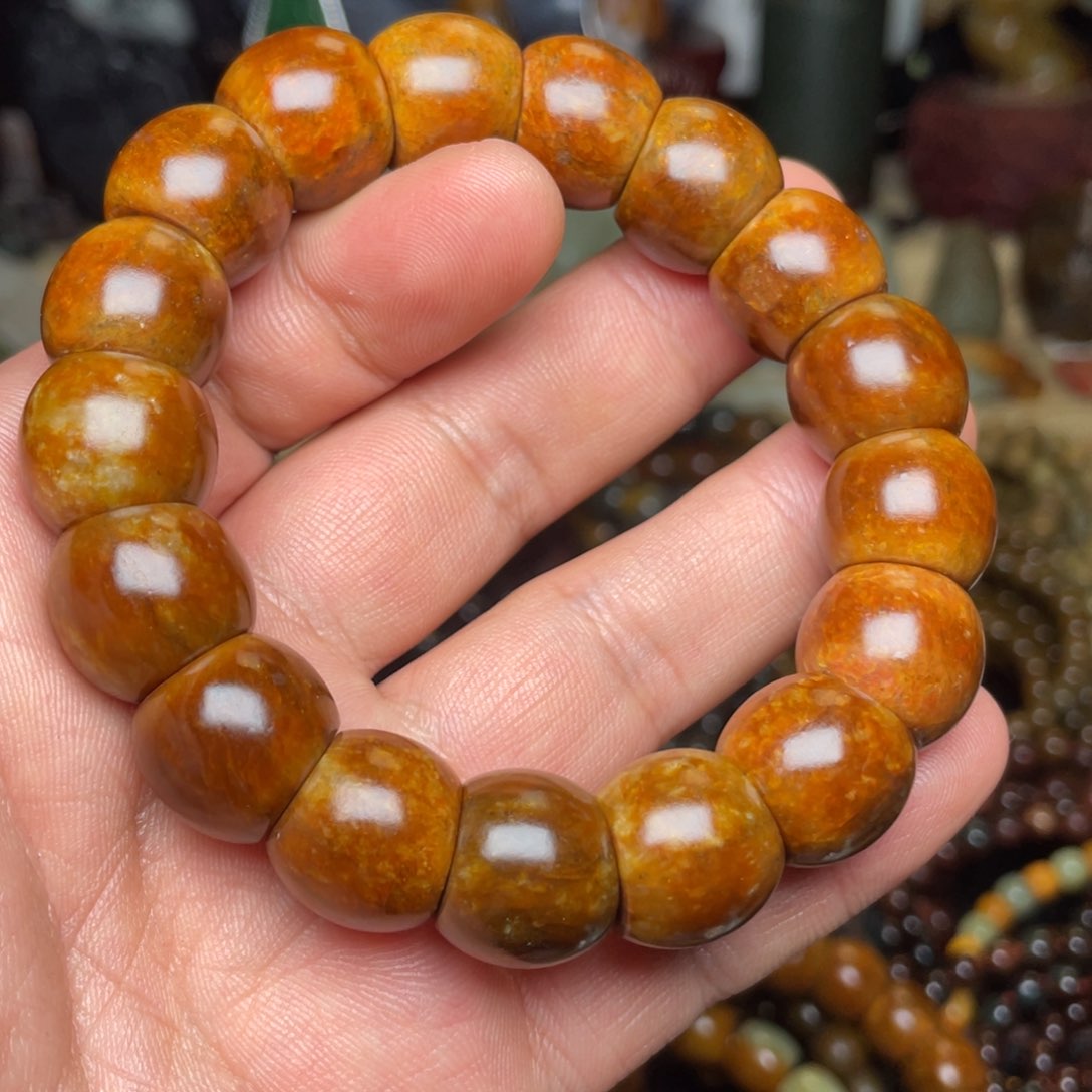 㒸***风岫岩河磨玉（透闪石质玉）未镶嵌颈饰马蹄全皮