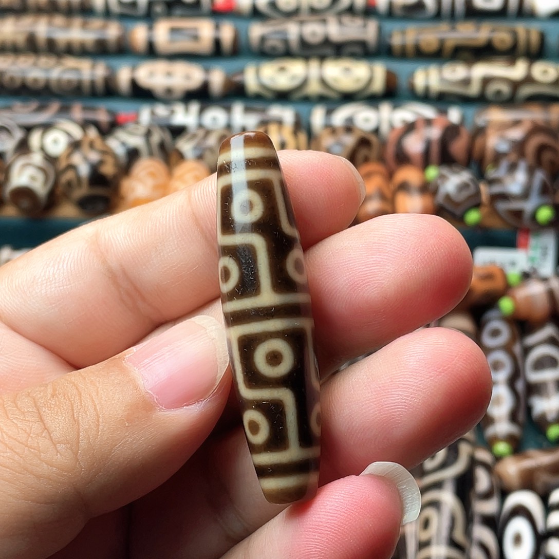 玛瑙/玉髓未镶嵌颈饰牙黄12眼