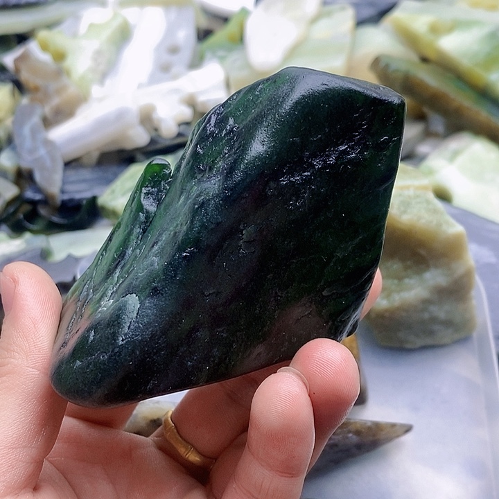 和田玉未镶嵌珠宝半成品