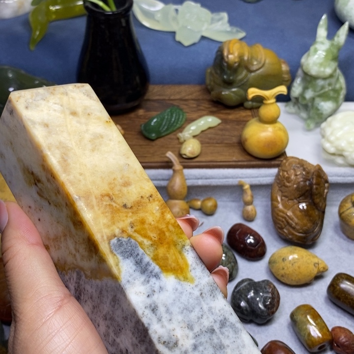 蛇纹石玉未镶嵌花玉