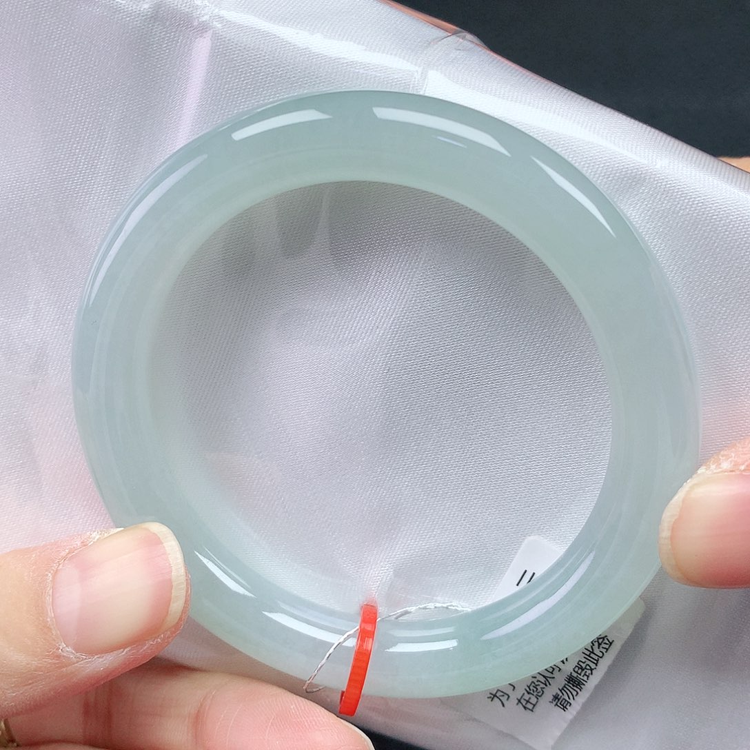 翡翠手镯未镶嵌51圈