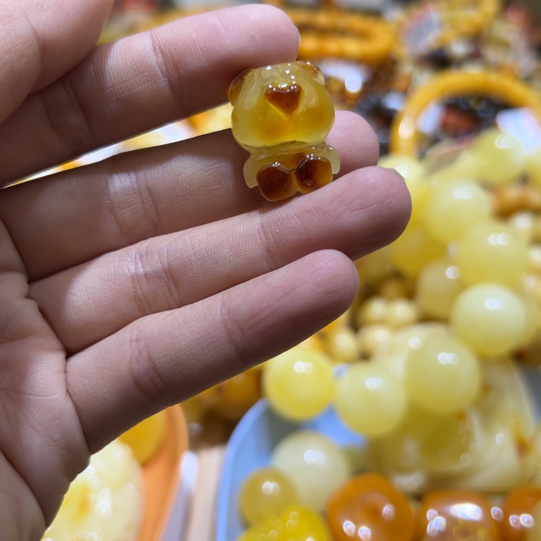 琥珀珠宝奇石未镶嵌