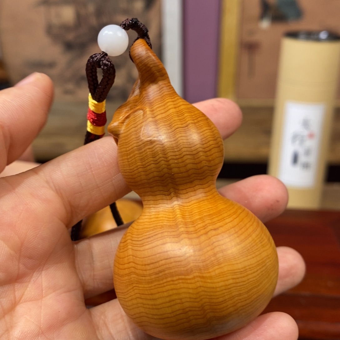 柏木（崖柏）崖柏。  