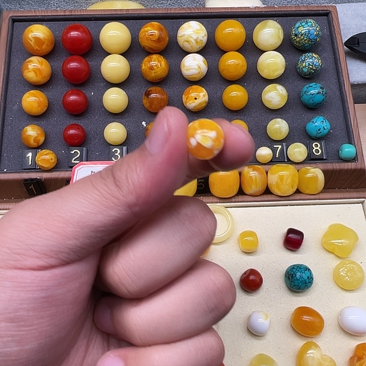 琥珀未镶嵌裸石黄白妖花