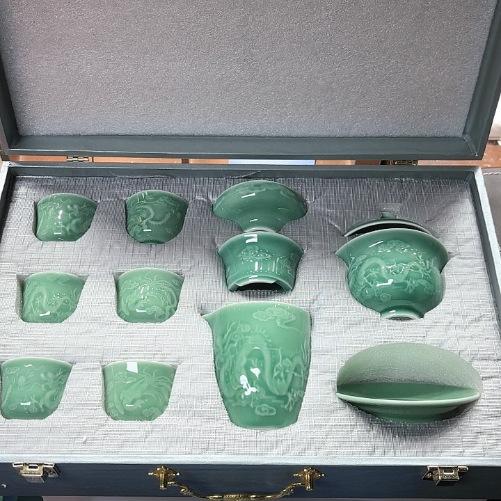 孤品茶具套装等。            