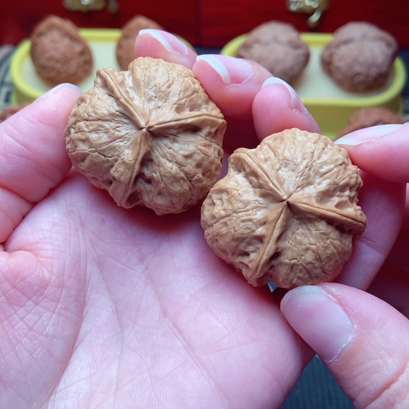 【闪购商品】文玩核桃把件三棱
