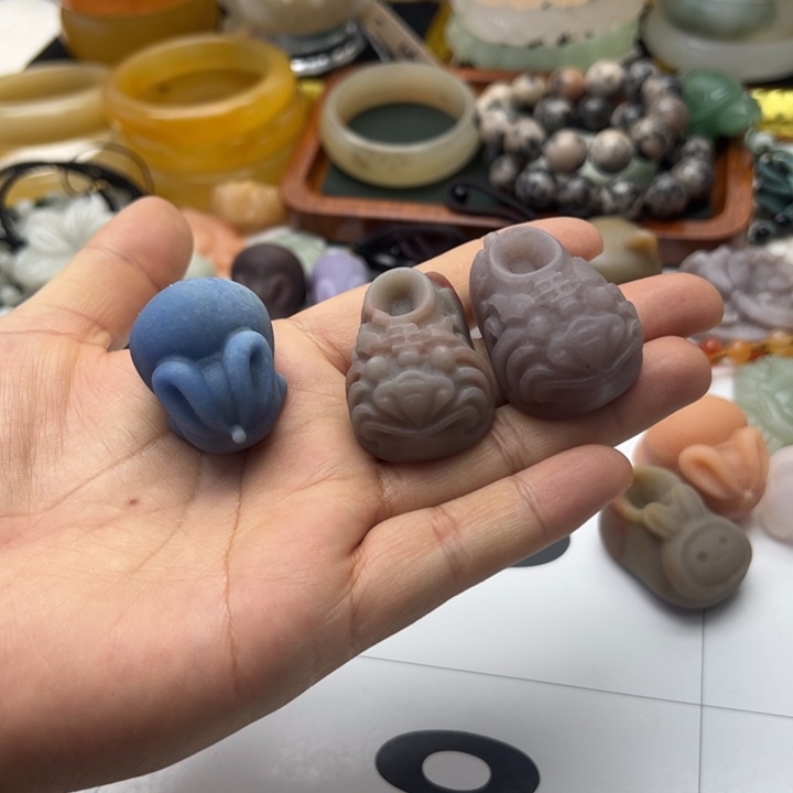 雪***儿石英岩玉合金手镯