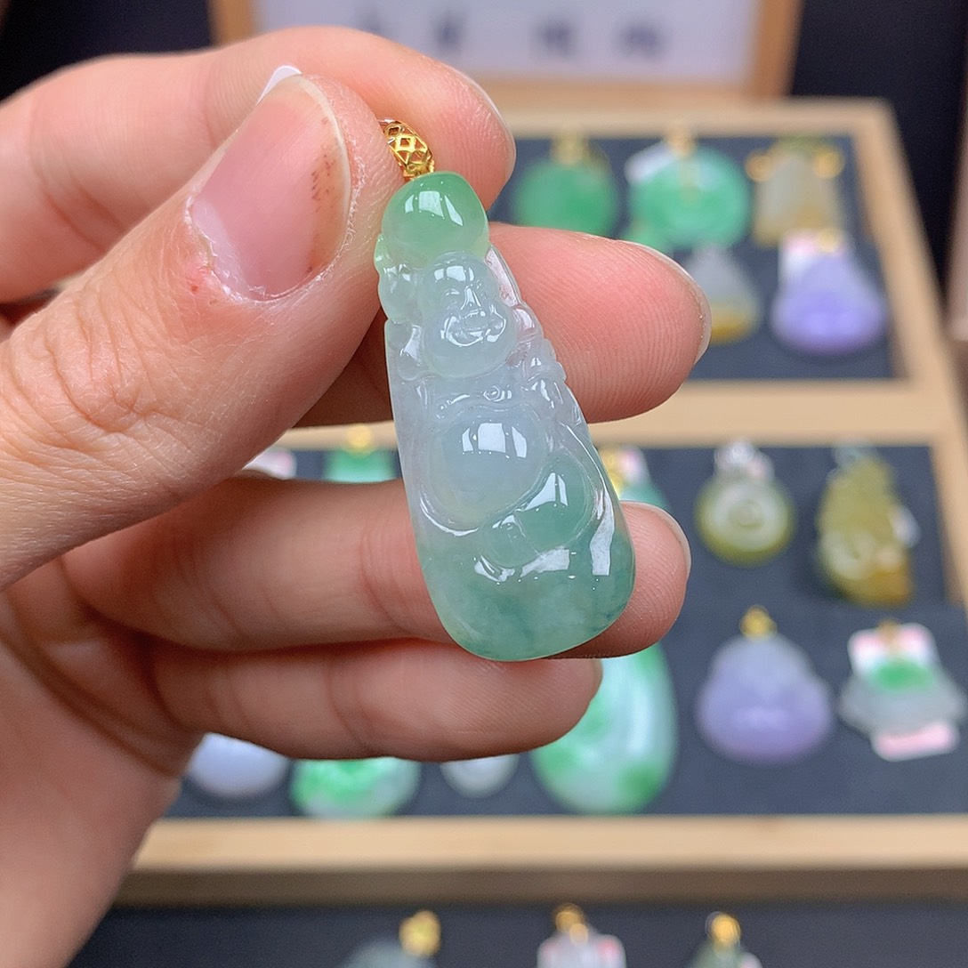 翡翠颈饰18K金镶嵌翡翠