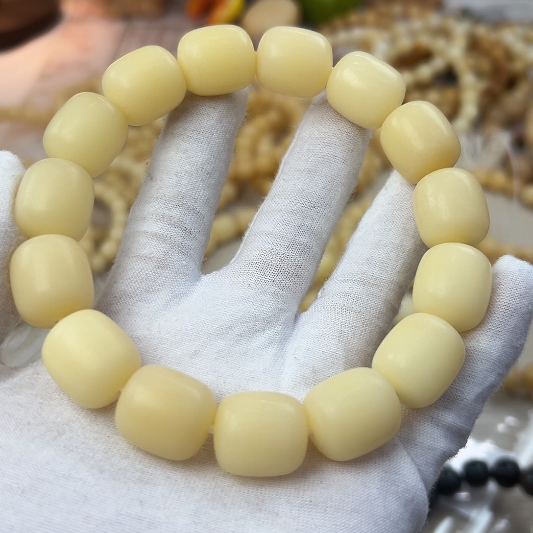 吊坠菩提根/象牙果18微瑕加麂皮袋子322