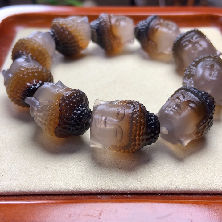 玛瑙/玉髓手串未镶嵌三色俏精雕大日如来