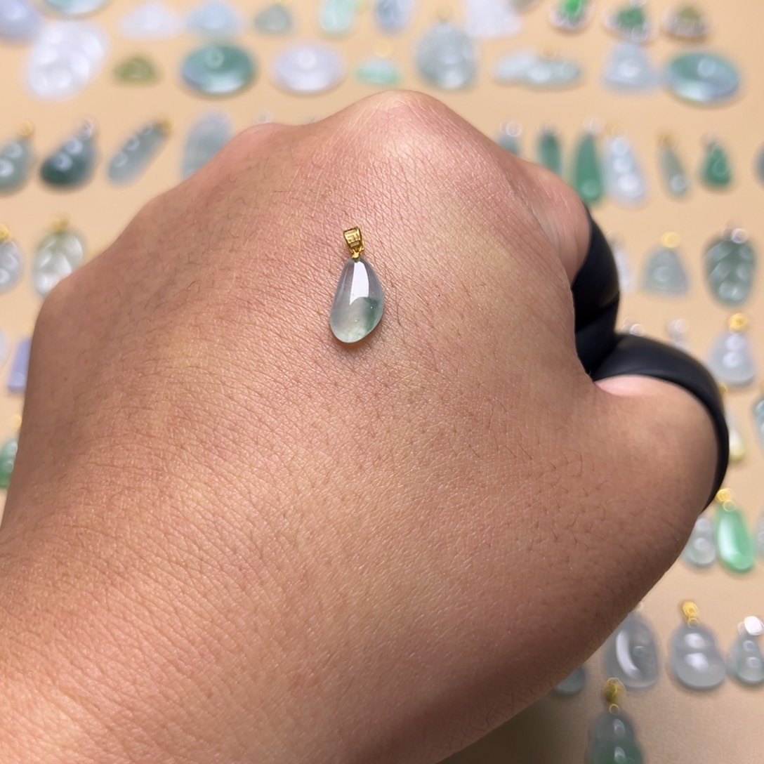 翡翠颈饰18K金镶嵌福瓜