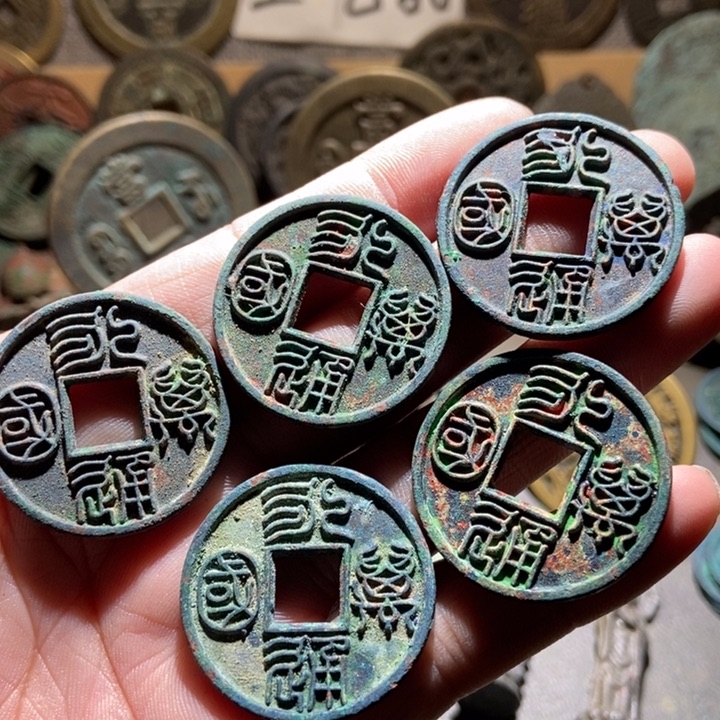 用***1铜现代工艺品仿制品