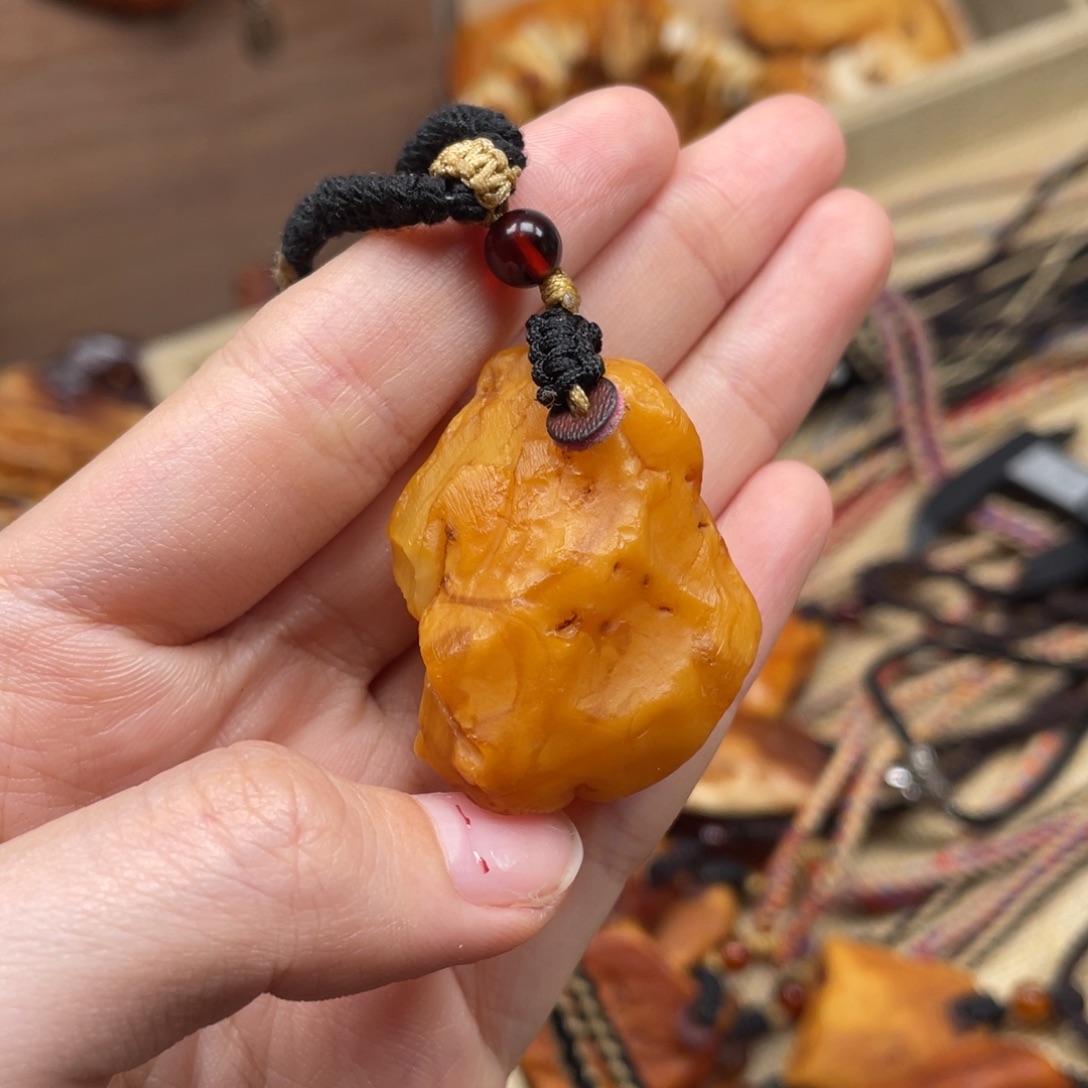 琥珀未镶嵌珠宝奇石