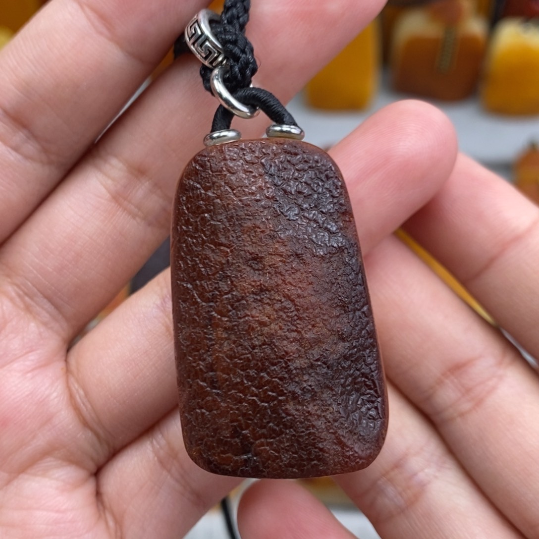 琥珀吊坠(赠链)未镶嵌东*