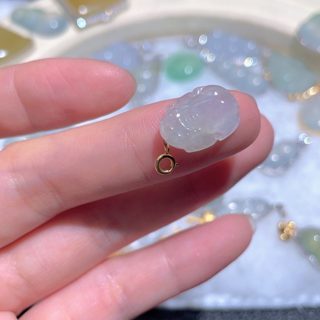 翡翠颈饰18K金镶嵌翡翠