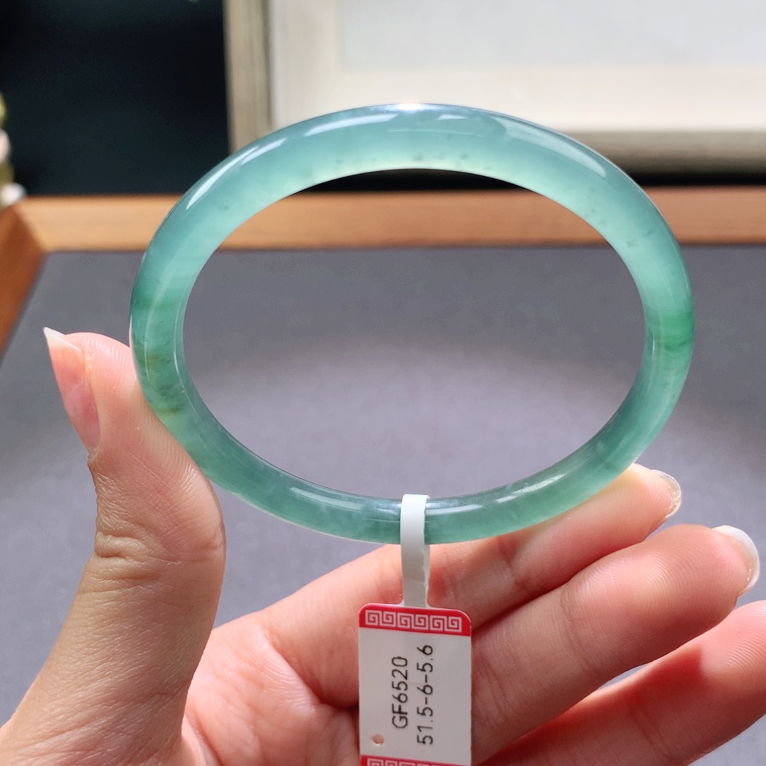 翡翠手镯未镶嵌天然翡翠手镯叮当镯