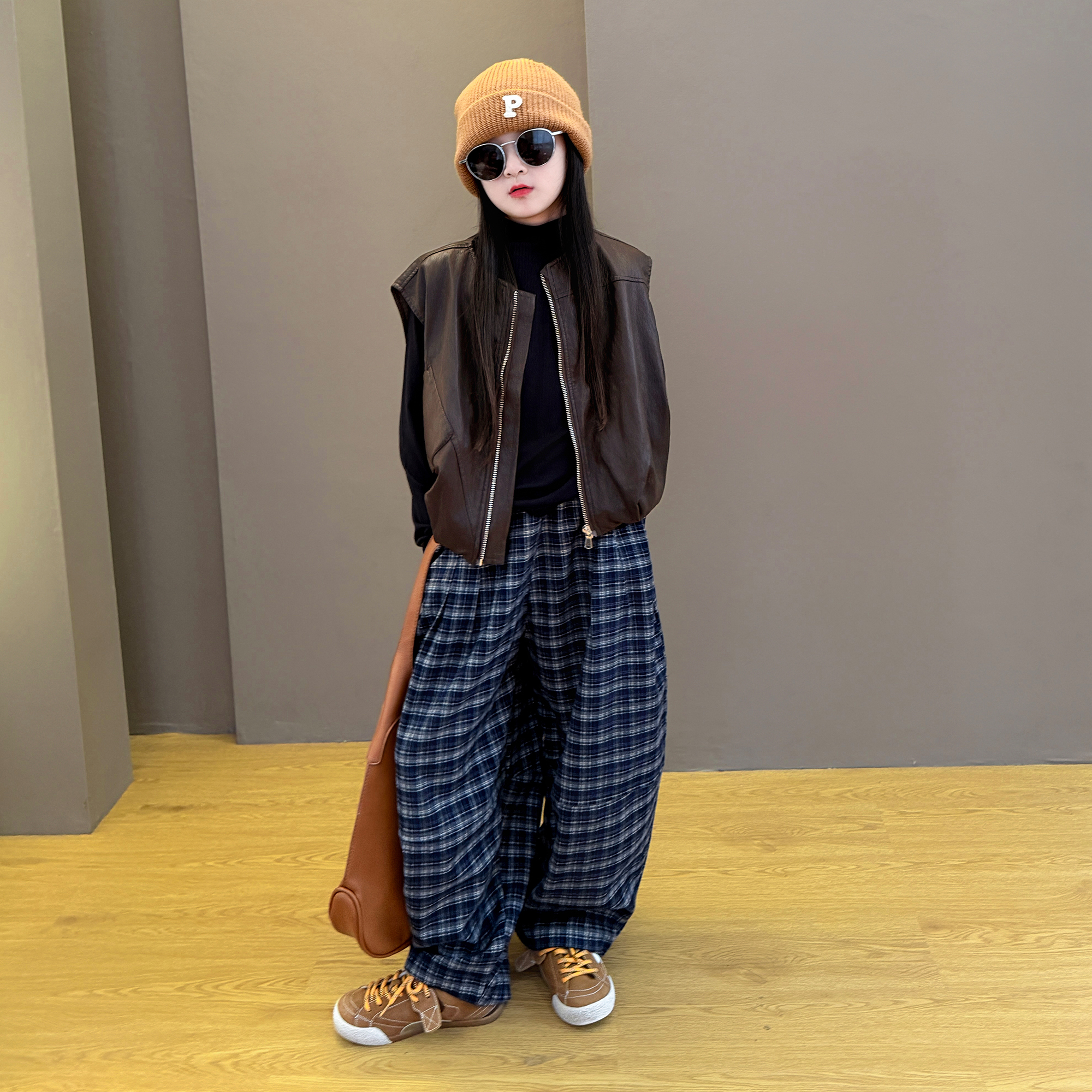 女童2025新款韩版中大童皮马甲格子阔腿裤韩范夹克春秋款套装潮酷