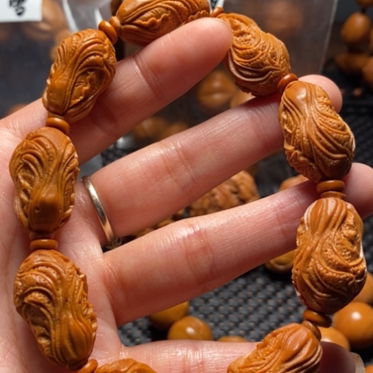 橄榄核吊坠白菜手串