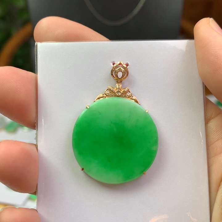 常***乐翡翠18K金镶嵌颈饰翡翠吊坠