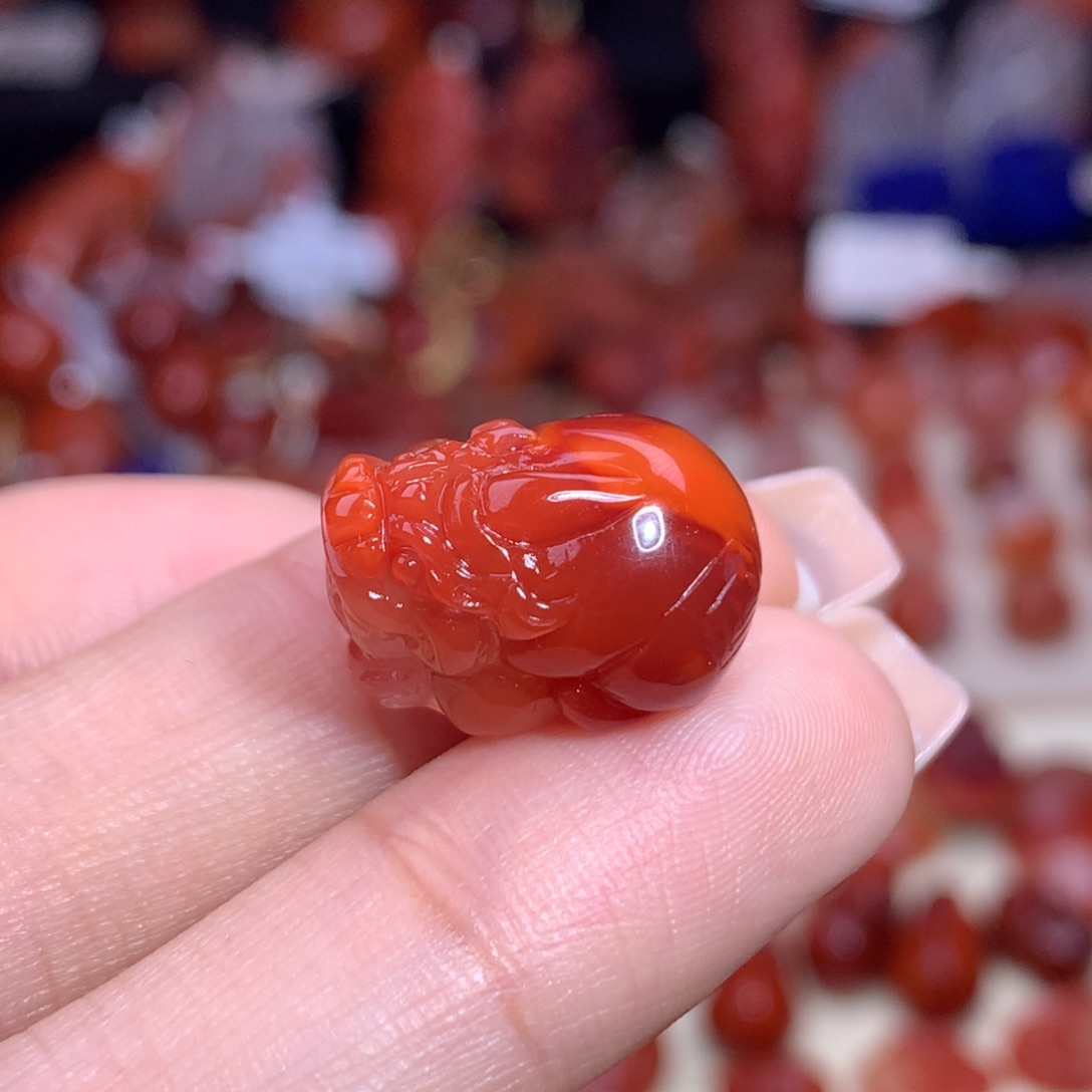 南红玛瑙未镶嵌珠宝半成品貔貅