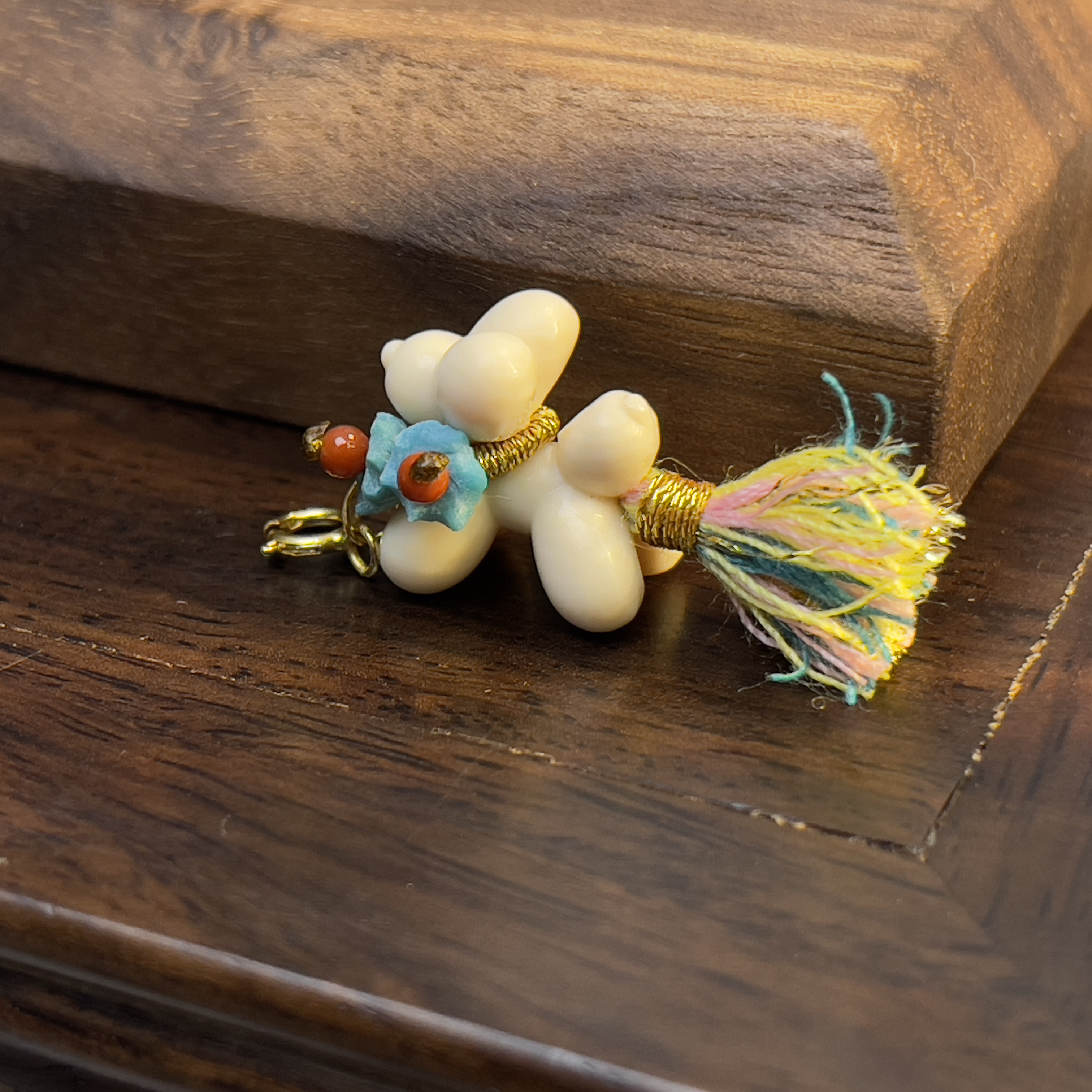 非金属木质吊坠 【FP0106102】戴围巾的小狗配饰