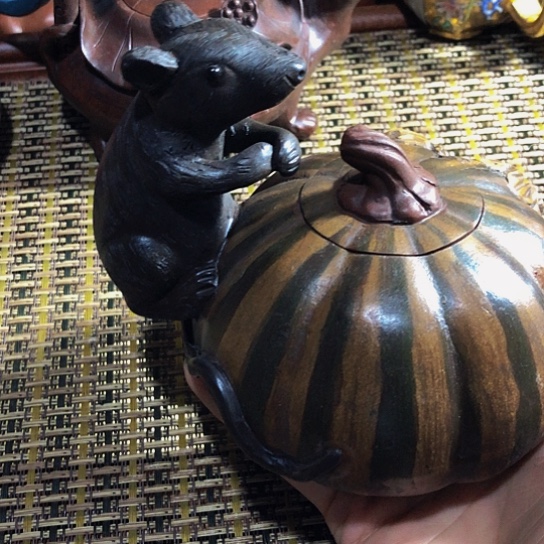 紫砂茶壶大家都喜欢的一把紫砂壶。123