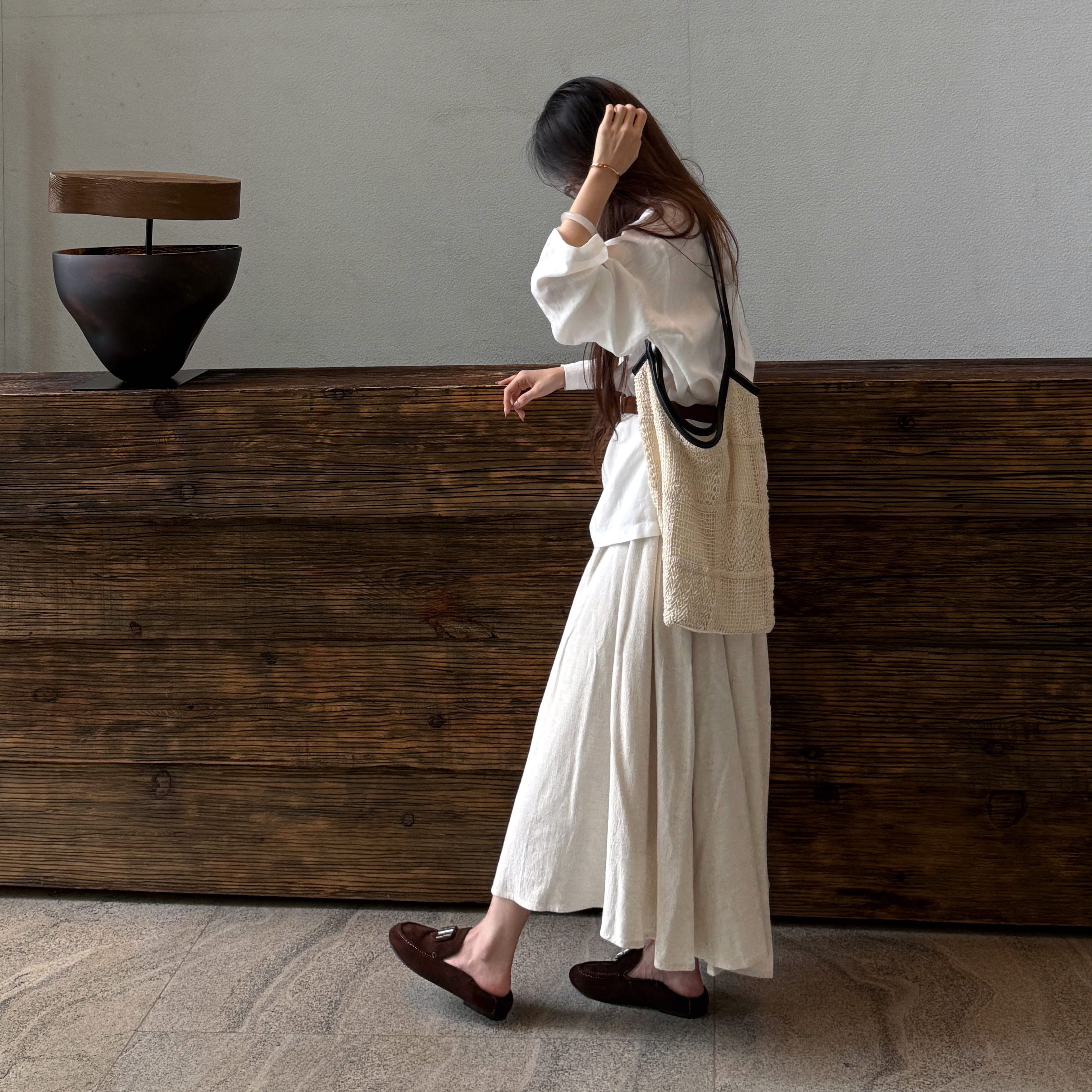 小发喵「轻奢双色绒面乐福鞋｜金属饰扣缀饰步履优雅摩登」