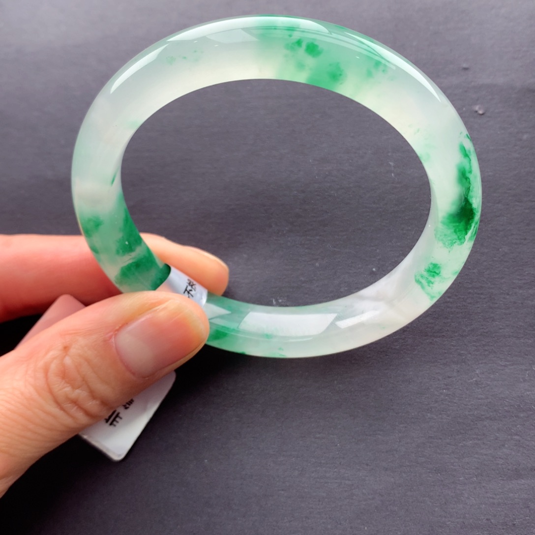 【闪购商品】未镶嵌手镯石英质玉