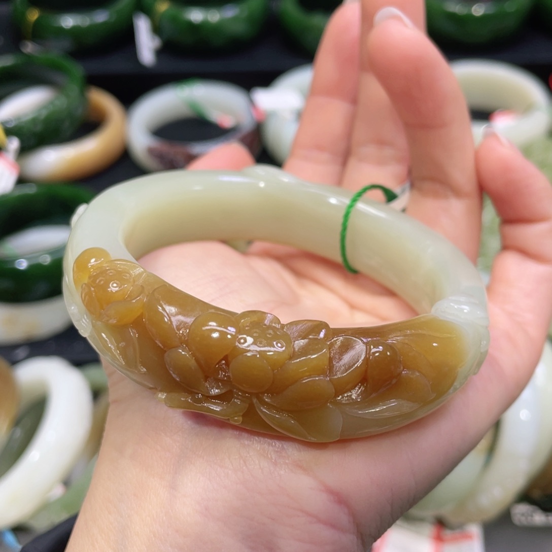 未镶嵌手镯和田玉82