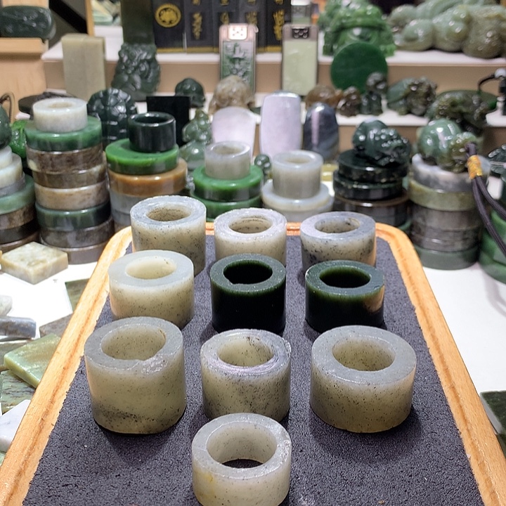 橘***堂和田玉未镶嵌珠宝半成品