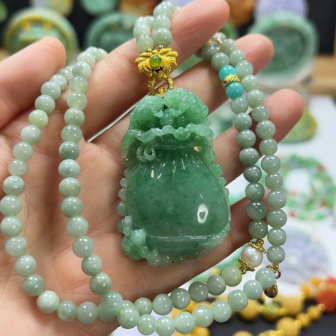 翡翠未镶嵌颈饰吊坠