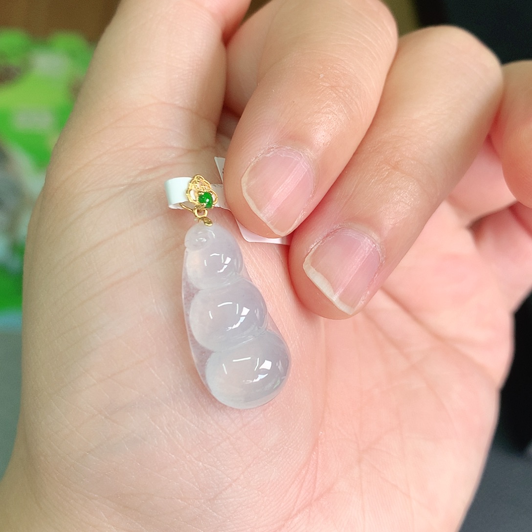 翡翠颈饰18K金镶嵌冰胶豆子