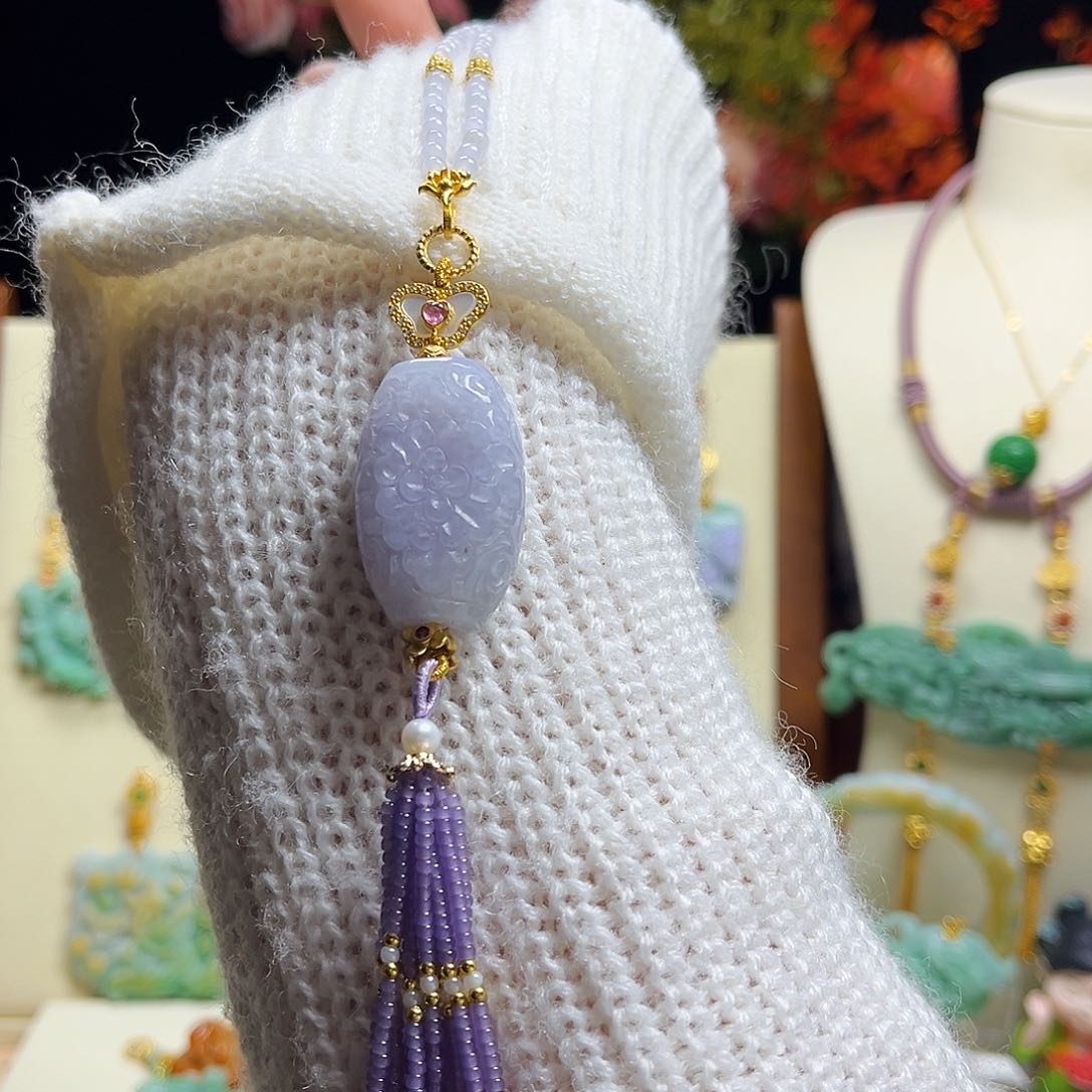 翡翠颈饰未镶嵌桶珠