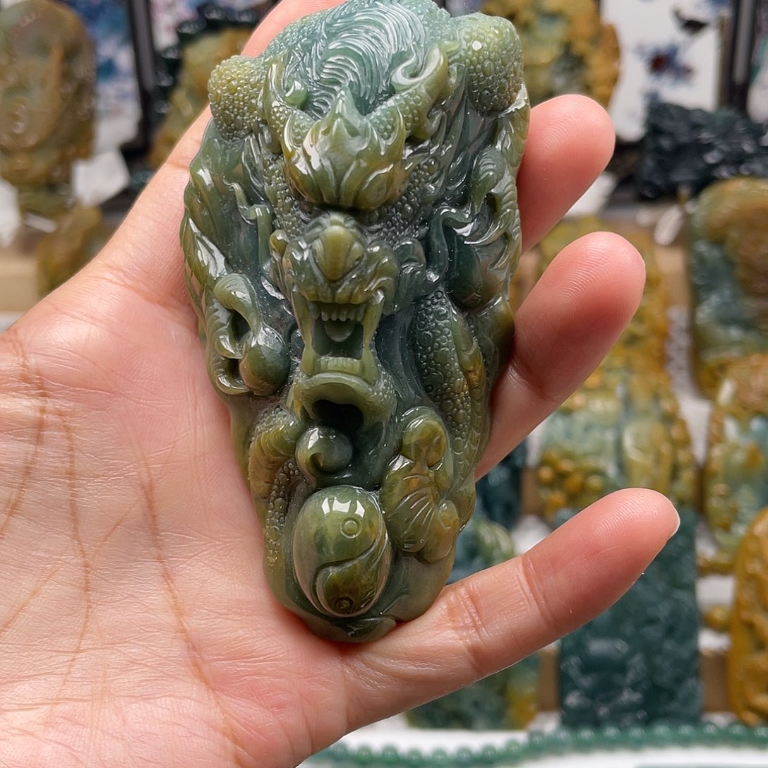 翡翠未镶嵌颈饰天然翡翠a货龙