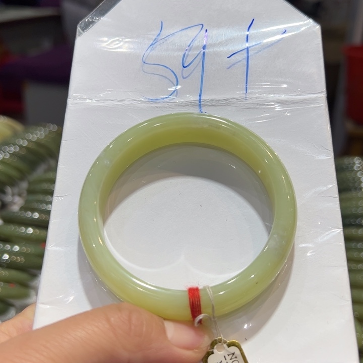 月***华和田玉未镶嵌手镯