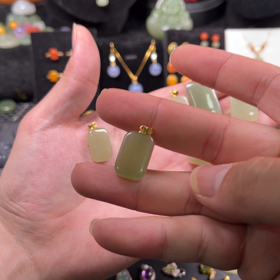 颈饰银S925镶嵌和田玉