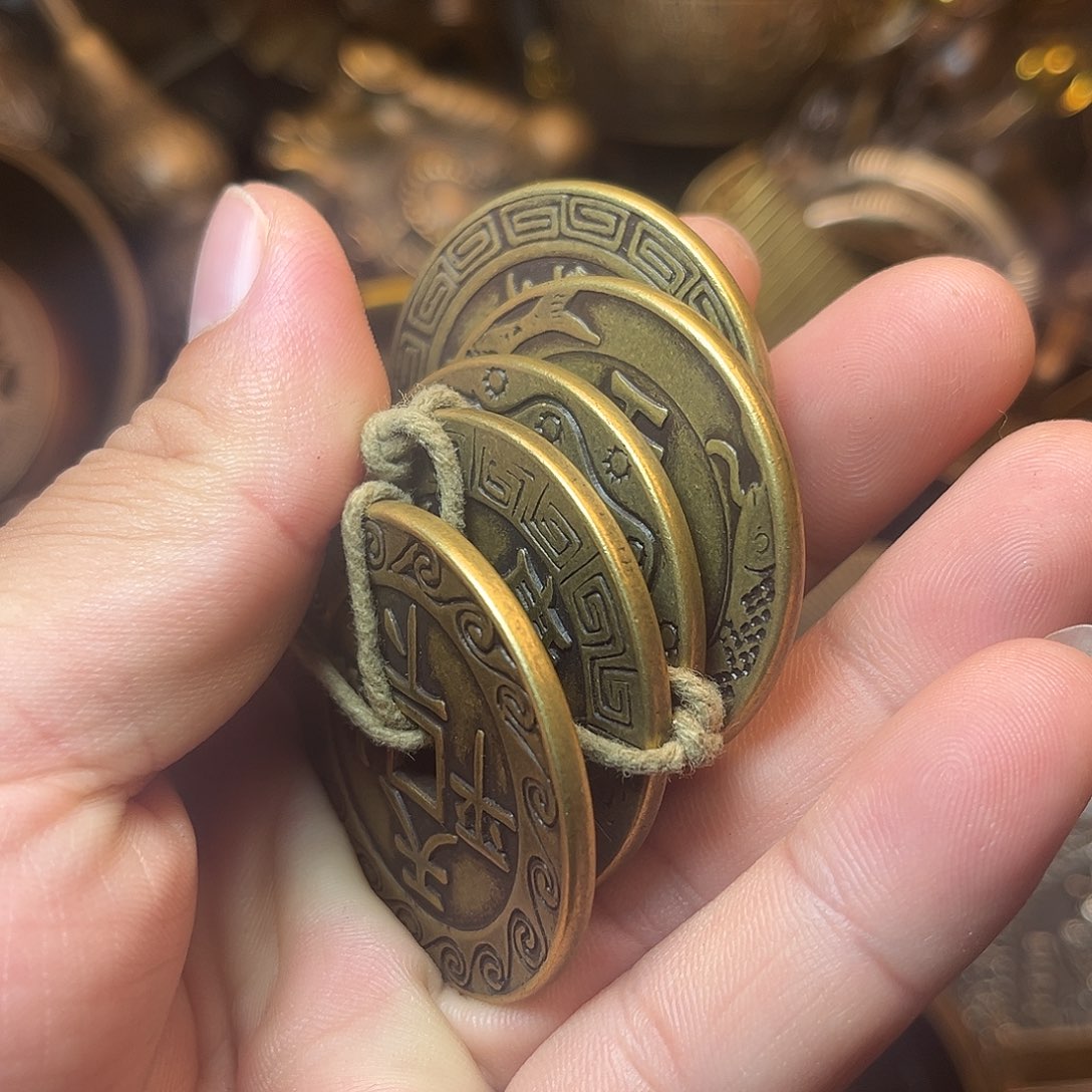 精美铜器工艺品等