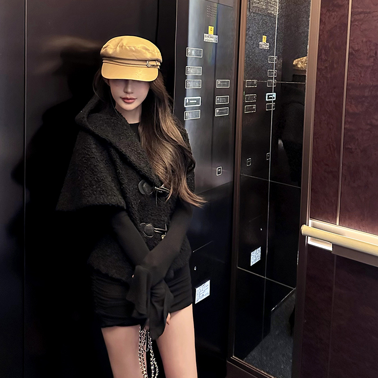 一只巧【慕尼黑情书】55绵羊毛连帽收腰牛角扣外套