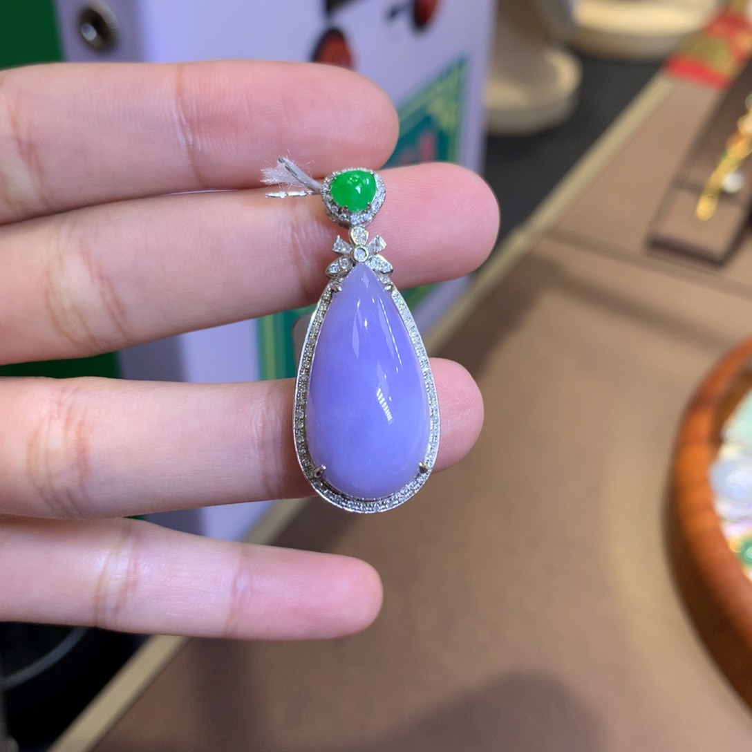 翡翠18K金镶嵌颈饰翡翠