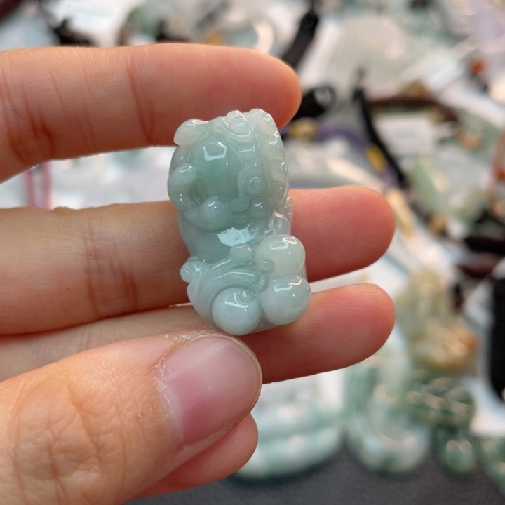 翡翠未镶嵌颈饰A货翡翠