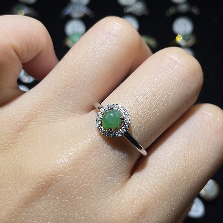 翡翠未镶嵌戒指戒指