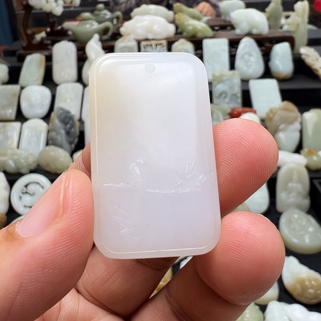 和田玉未镶嵌颈饰