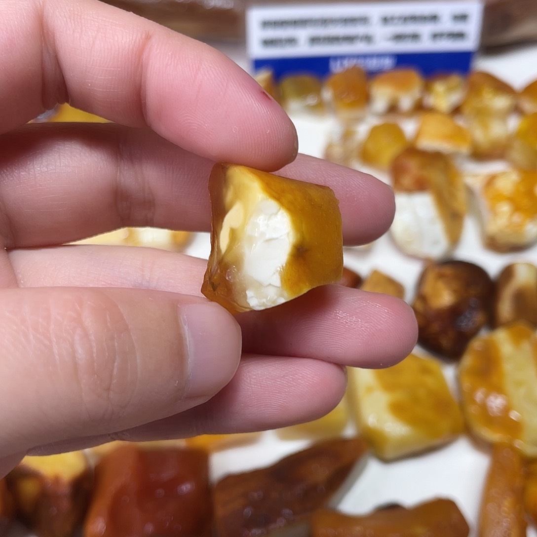 定制琥珀未镶嵌原矿琥珀