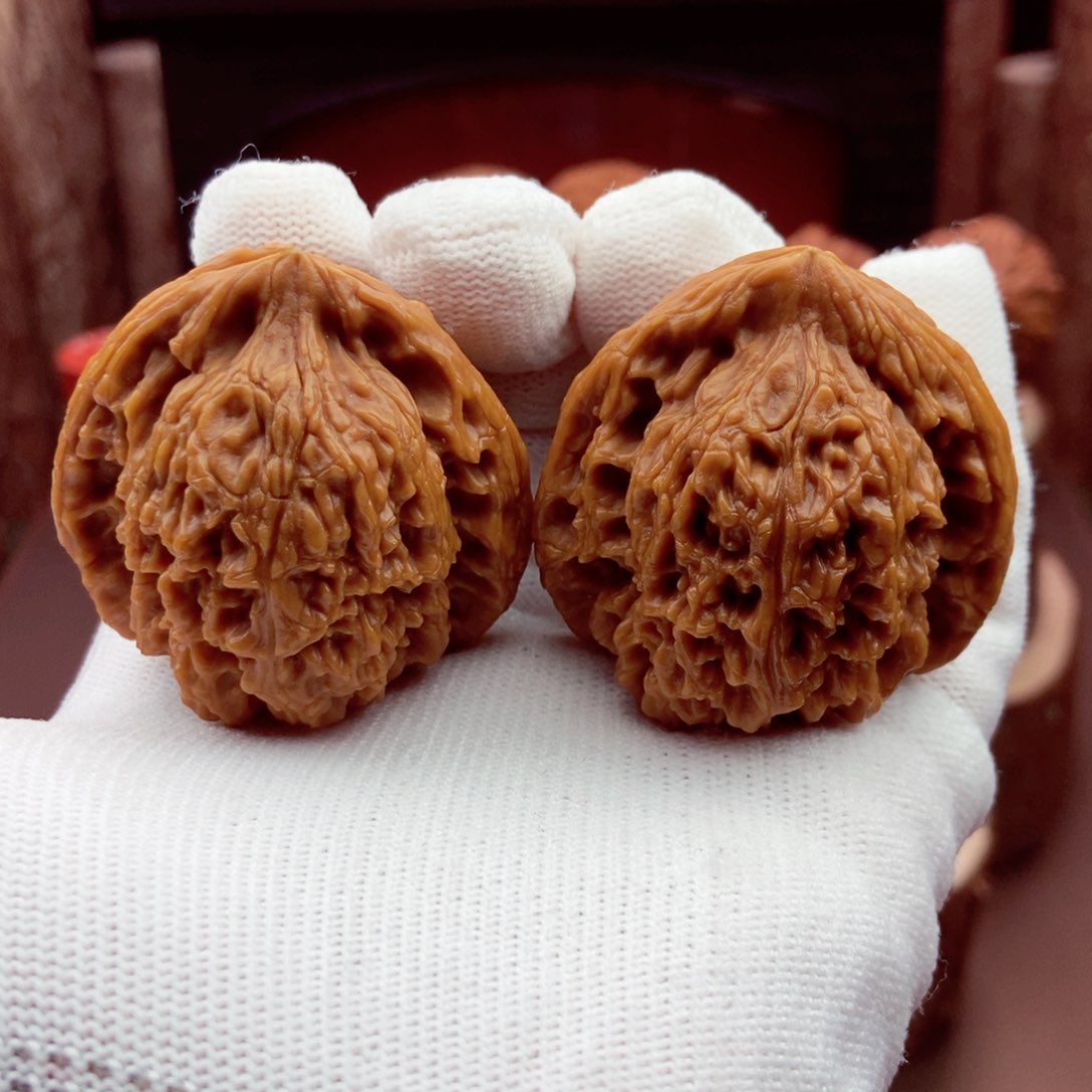 文玩核桃吊坠桃心三角42.40.41.5.48克单不差