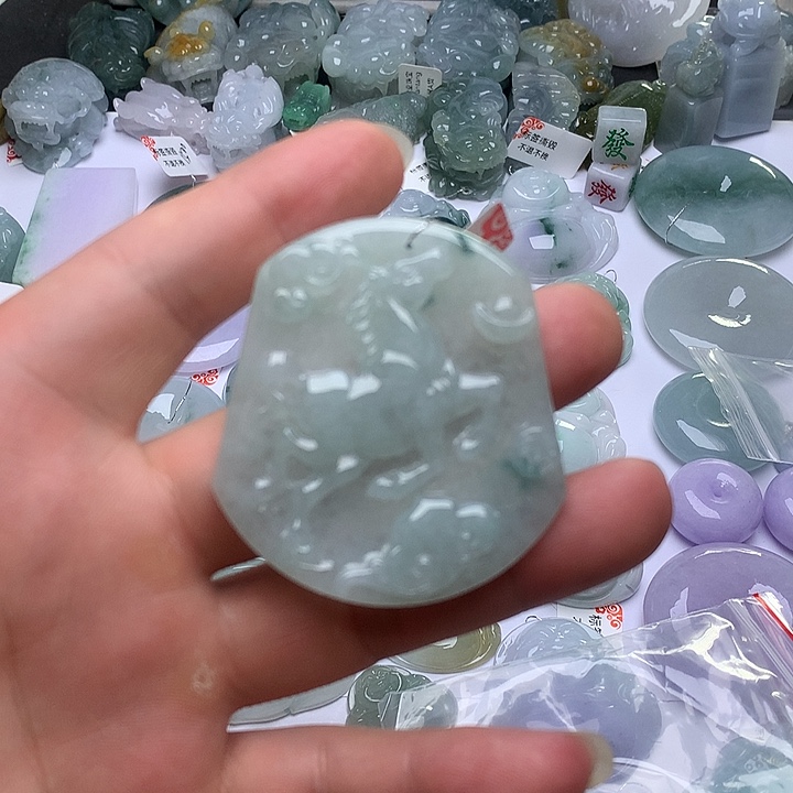 翡翠未镶嵌颈饰天然翡翠