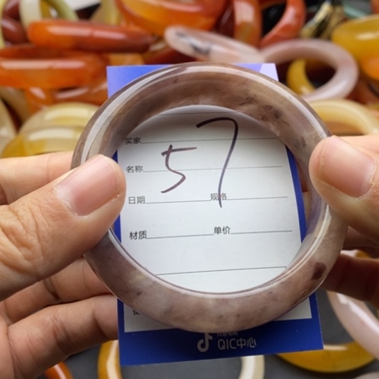 石英质玉未镶嵌手镯