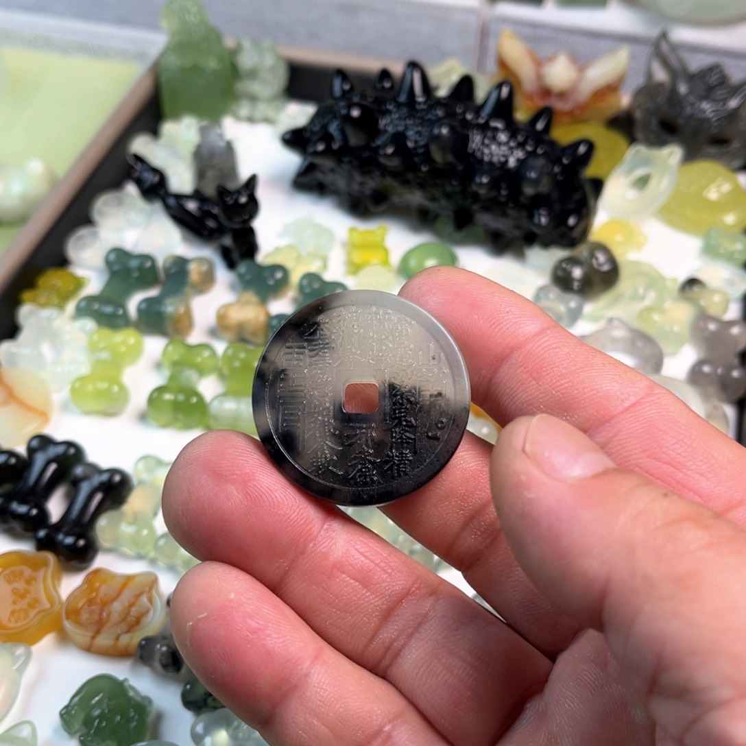 蛇纹石玉原石未镶嵌