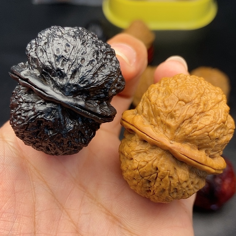 【闪购商品】把件文玩核桃39尺饕餮金蟾52.5克