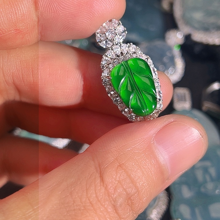 翡翠颈饰未镶嵌2，