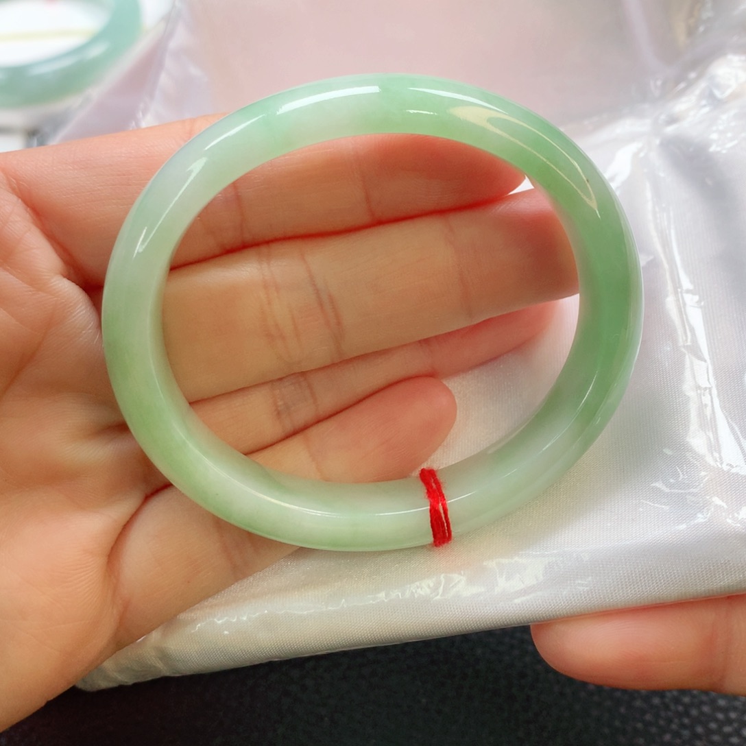 翡翠手镯未镶嵌54贵妃